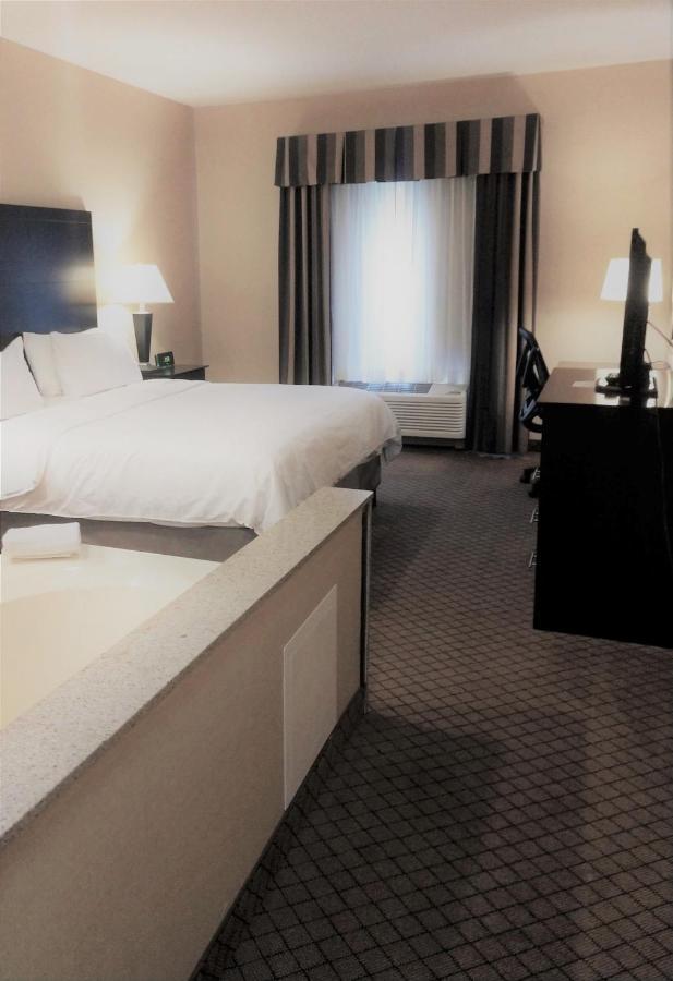 Holiday Inn Express Plymouth By Ihg Екстериор снимка