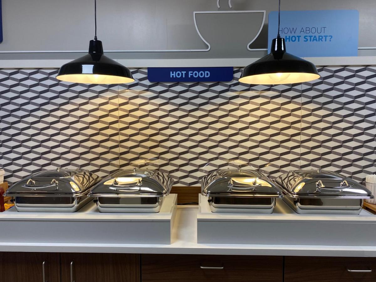 Holiday Inn Express Plymouth By Ihg Екстериор снимка