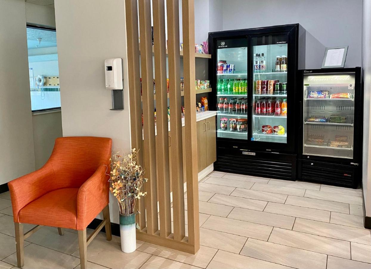 Holiday Inn Express Plymouth By Ihg Екстериор снимка
