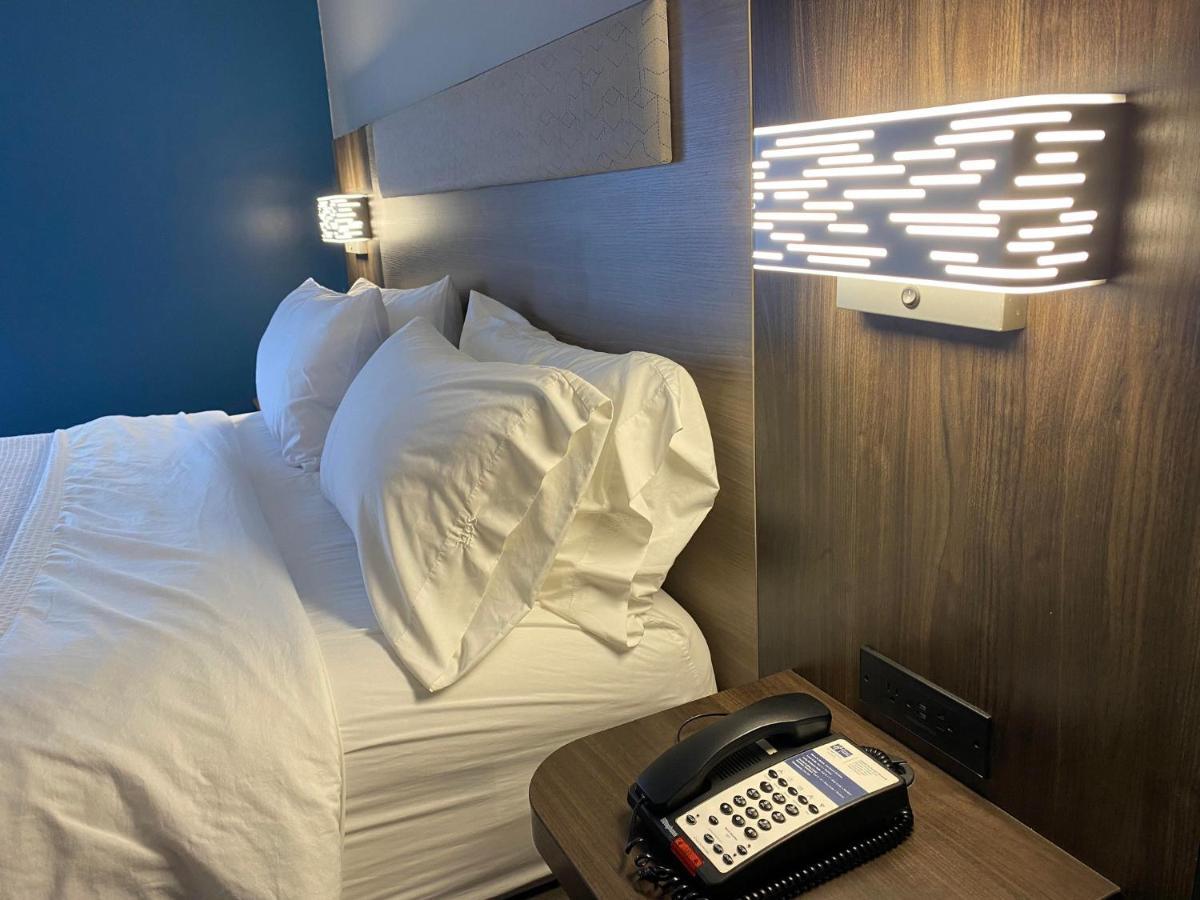 Holiday Inn Express Plymouth By Ihg Екстериор снимка