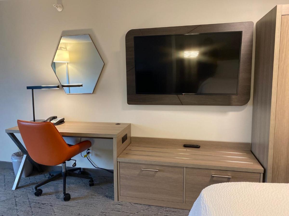 Holiday Inn Express Plymouth By Ihg Екстериор снимка