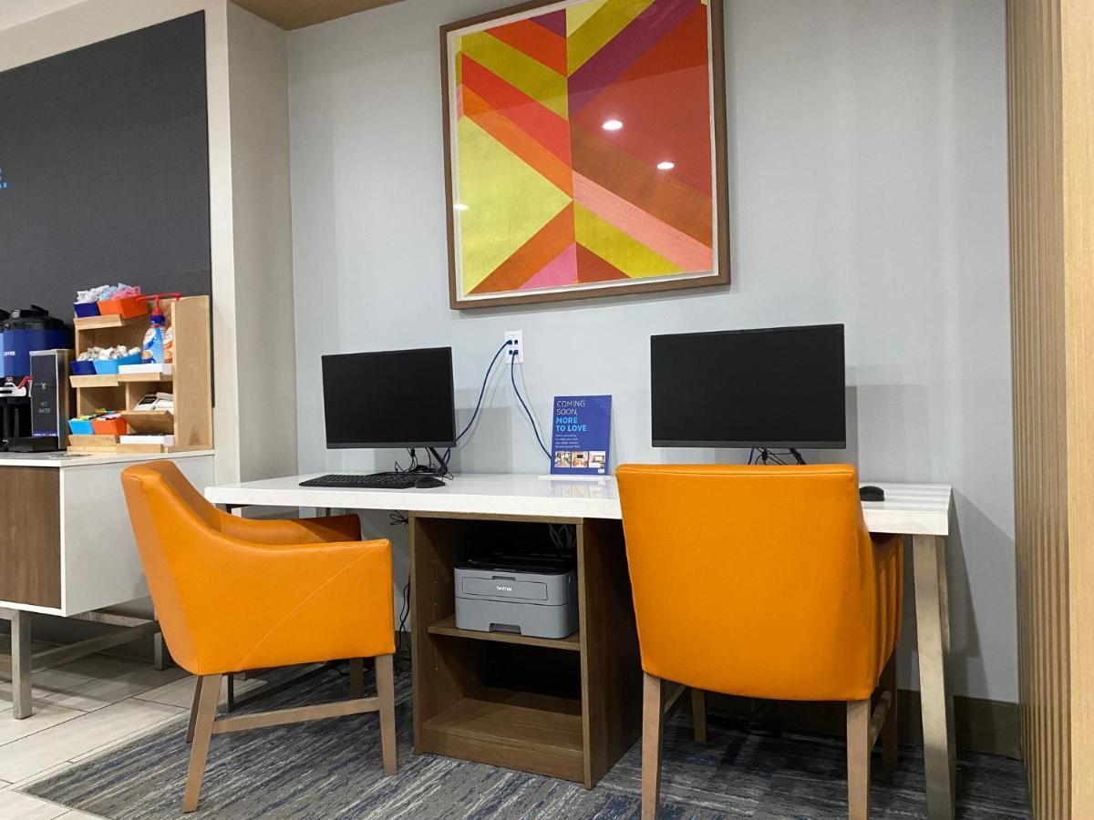 Holiday Inn Express Plymouth By Ihg Екстериор снимка