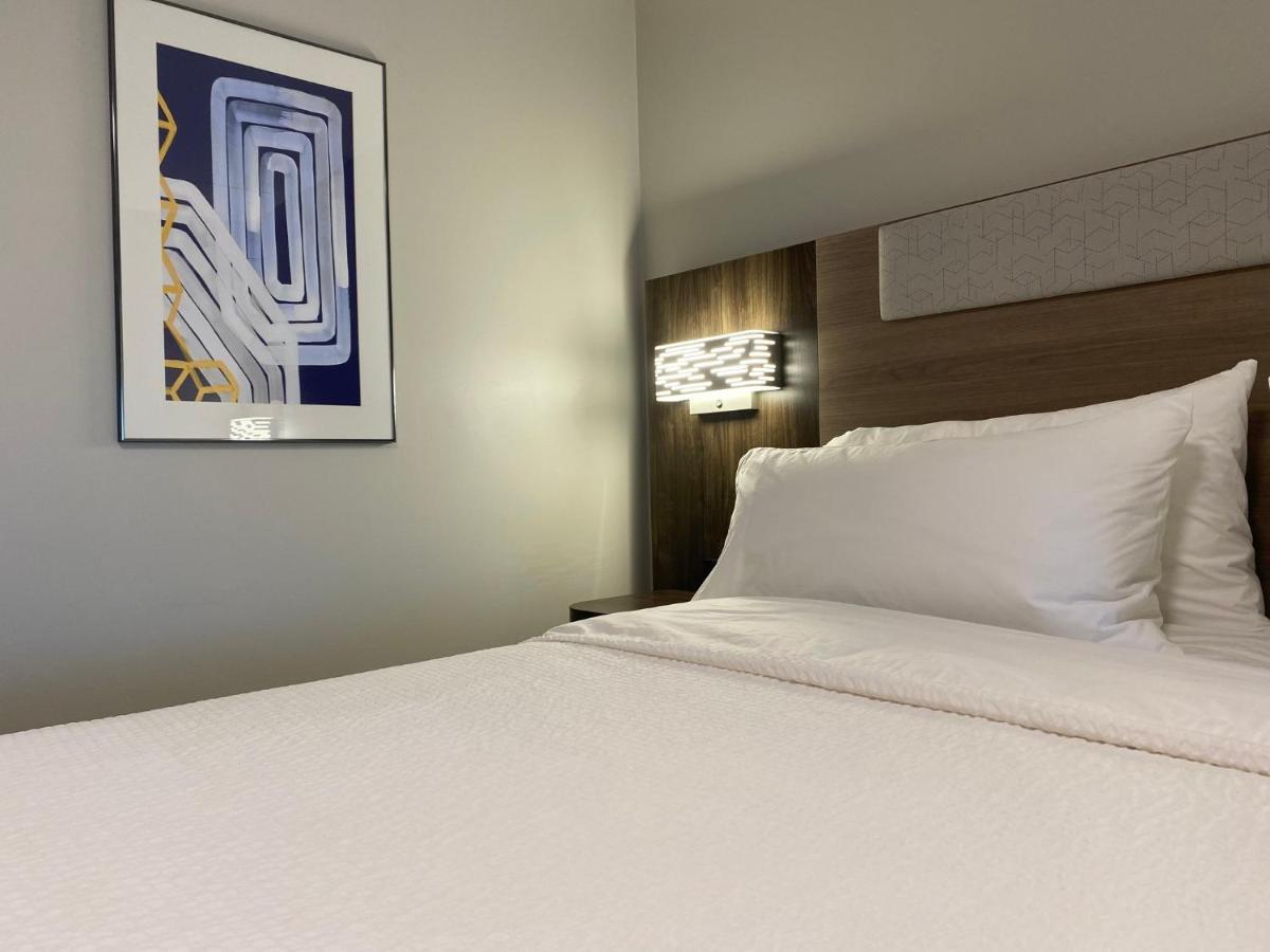Holiday Inn Express Plymouth By Ihg Екстериор снимка