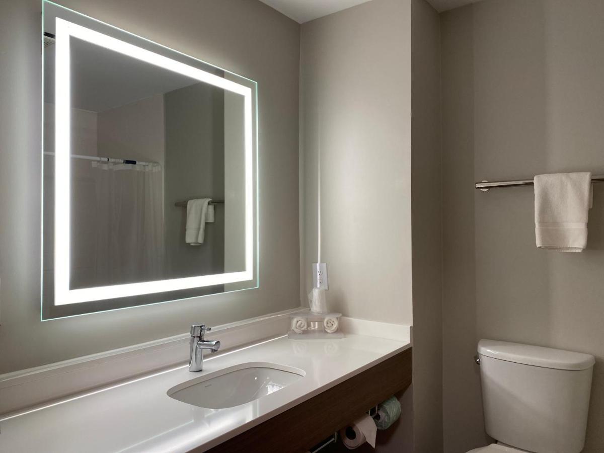 Holiday Inn Express Plymouth By Ihg Екстериор снимка