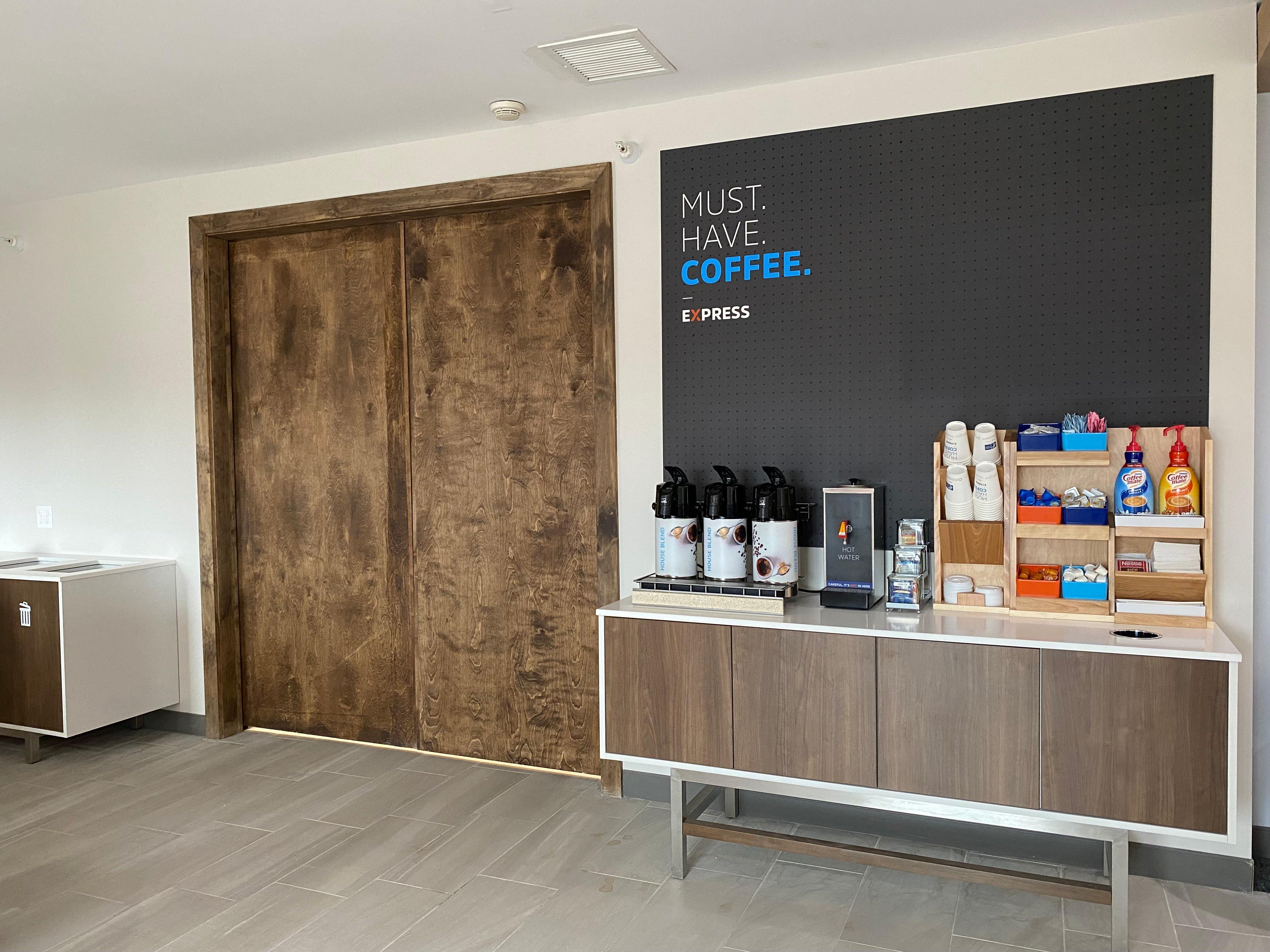 Holiday Inn Express Plymouth By Ihg Екстериор снимка