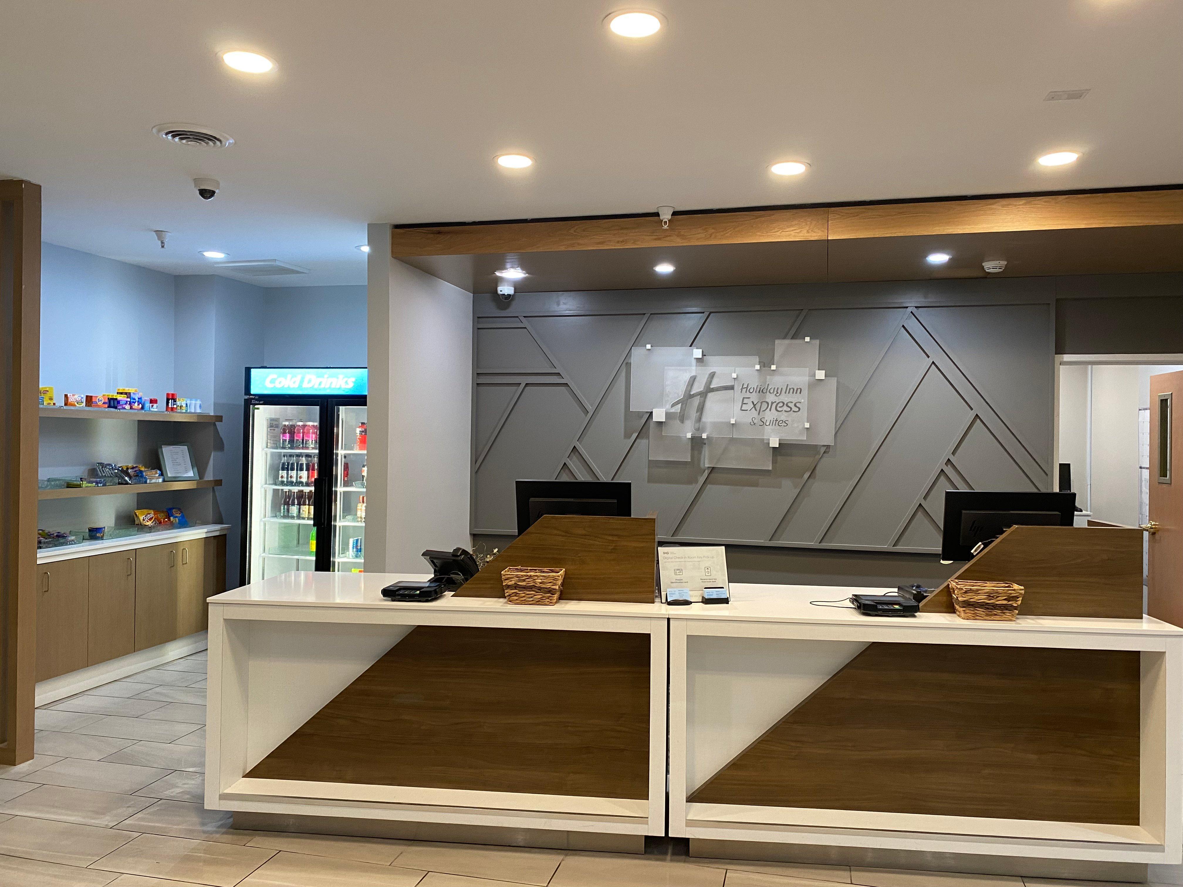 Holiday Inn Express Plymouth By Ihg Екстериор снимка