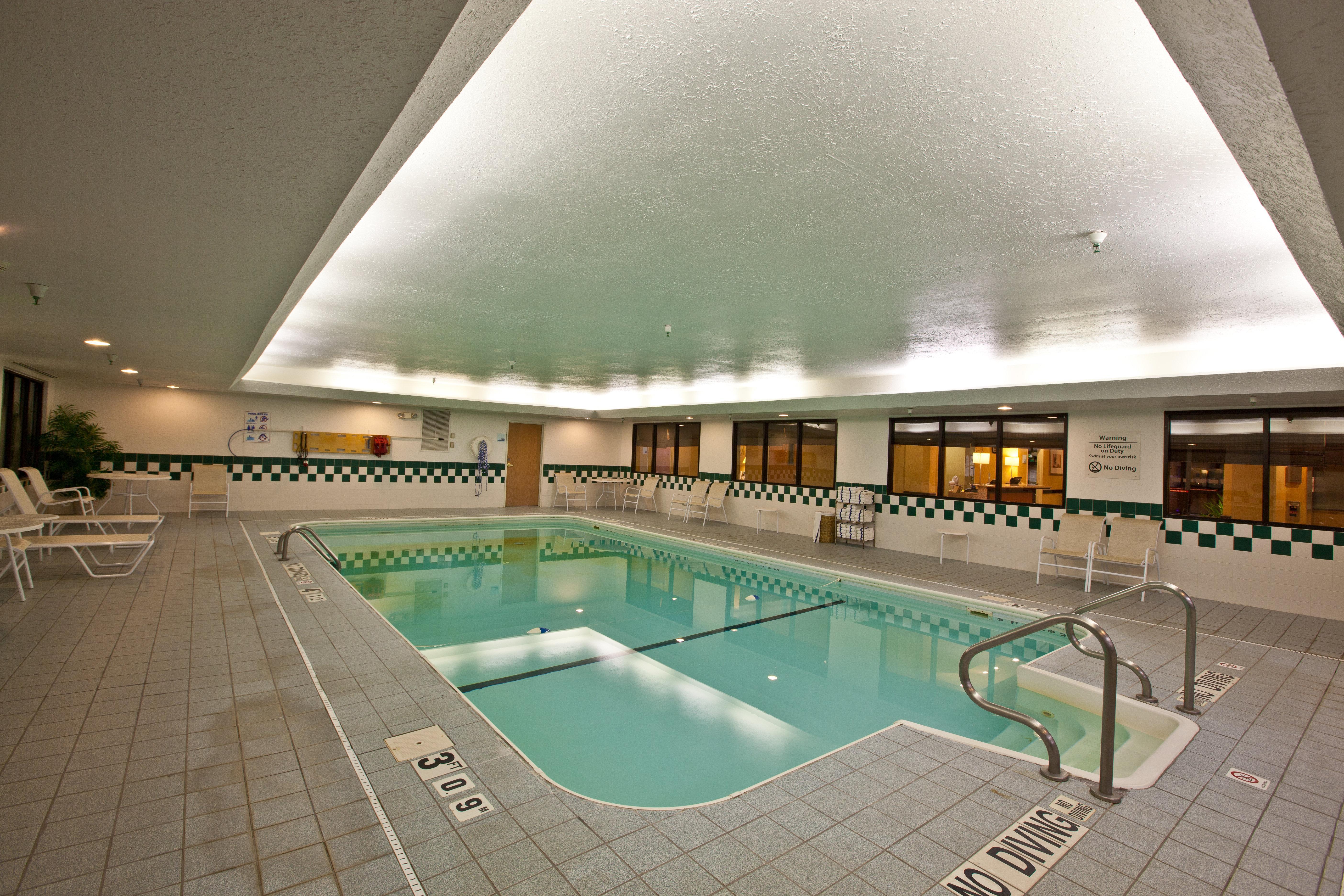 Holiday Inn Express Plymouth By Ihg Екстериор снимка