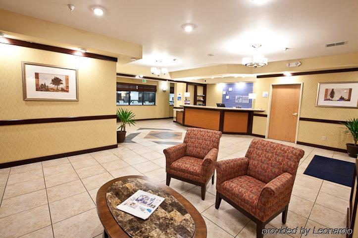 Holiday Inn Express Plymouth By Ihg Интериор снимка